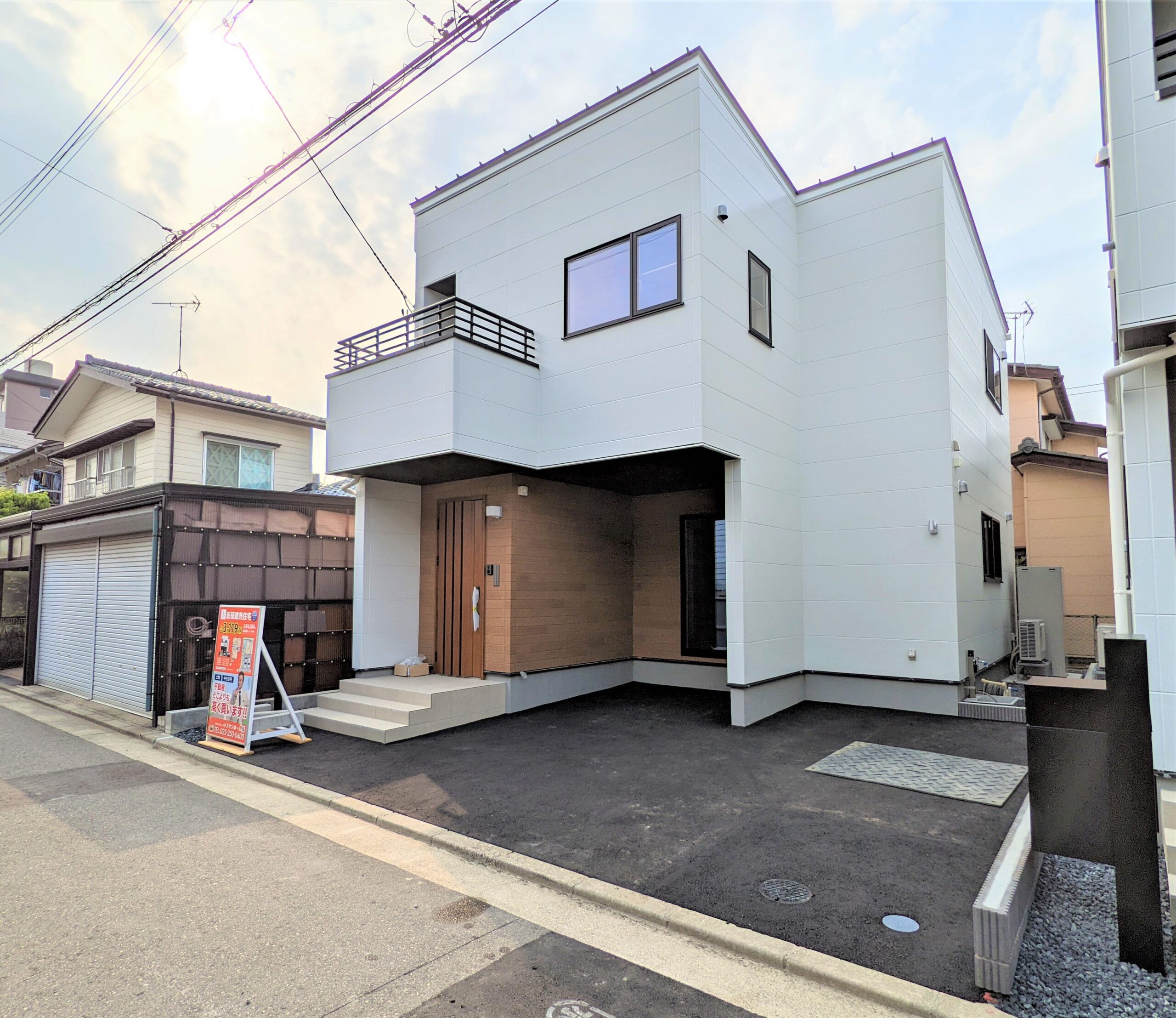 【プライスダウン！】中央区近江2丁目A棟 / 桜木ICまで車で3分！インナーガレージ付きの住宅♪のイメージ画像