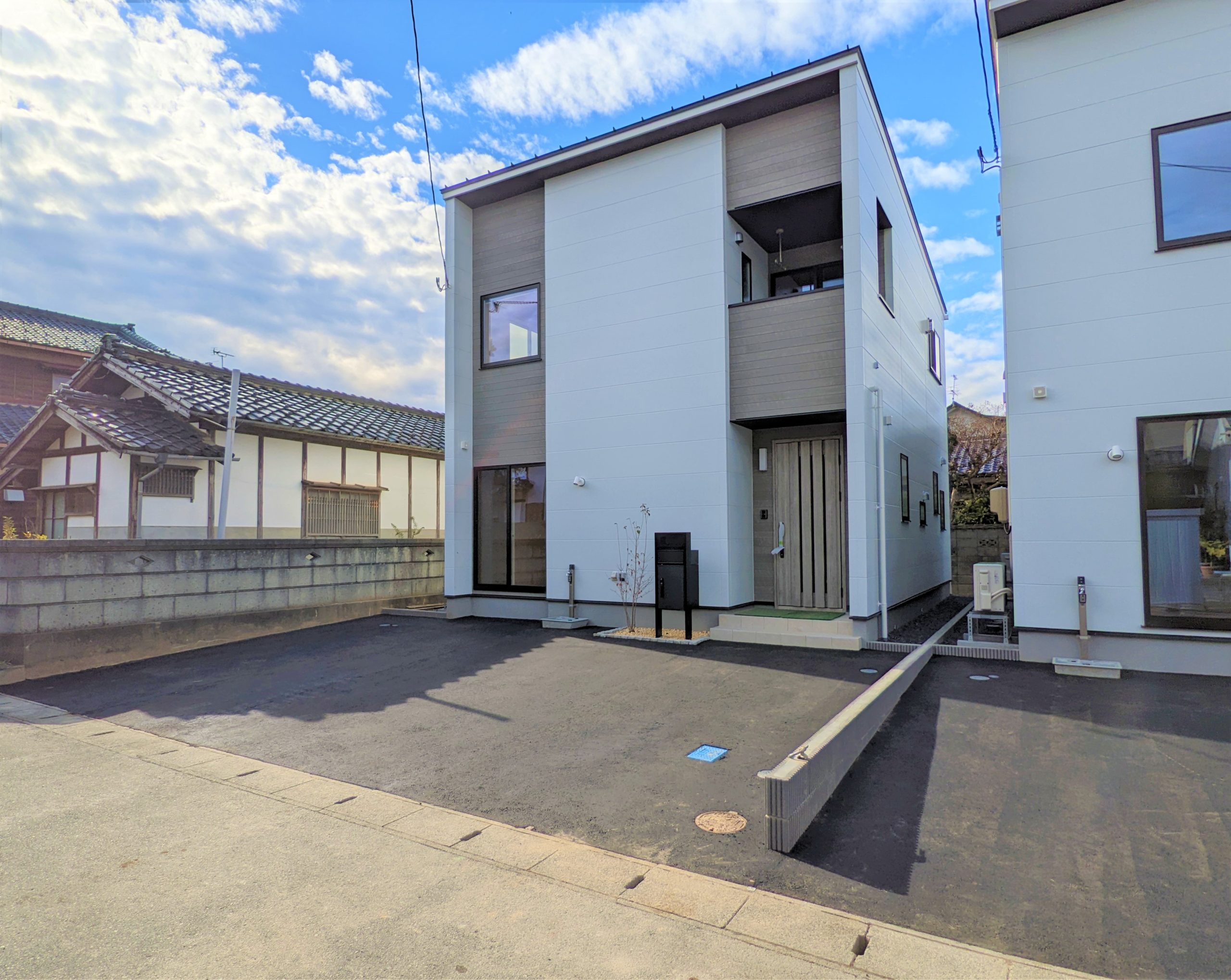 【94万円プライスダウン！】秋葉区荻島1丁目ⅢA棟 / 小・中学校まで徒歩10分以内でお子様の通学も安心の嬉しい立地ですのイメージ画像