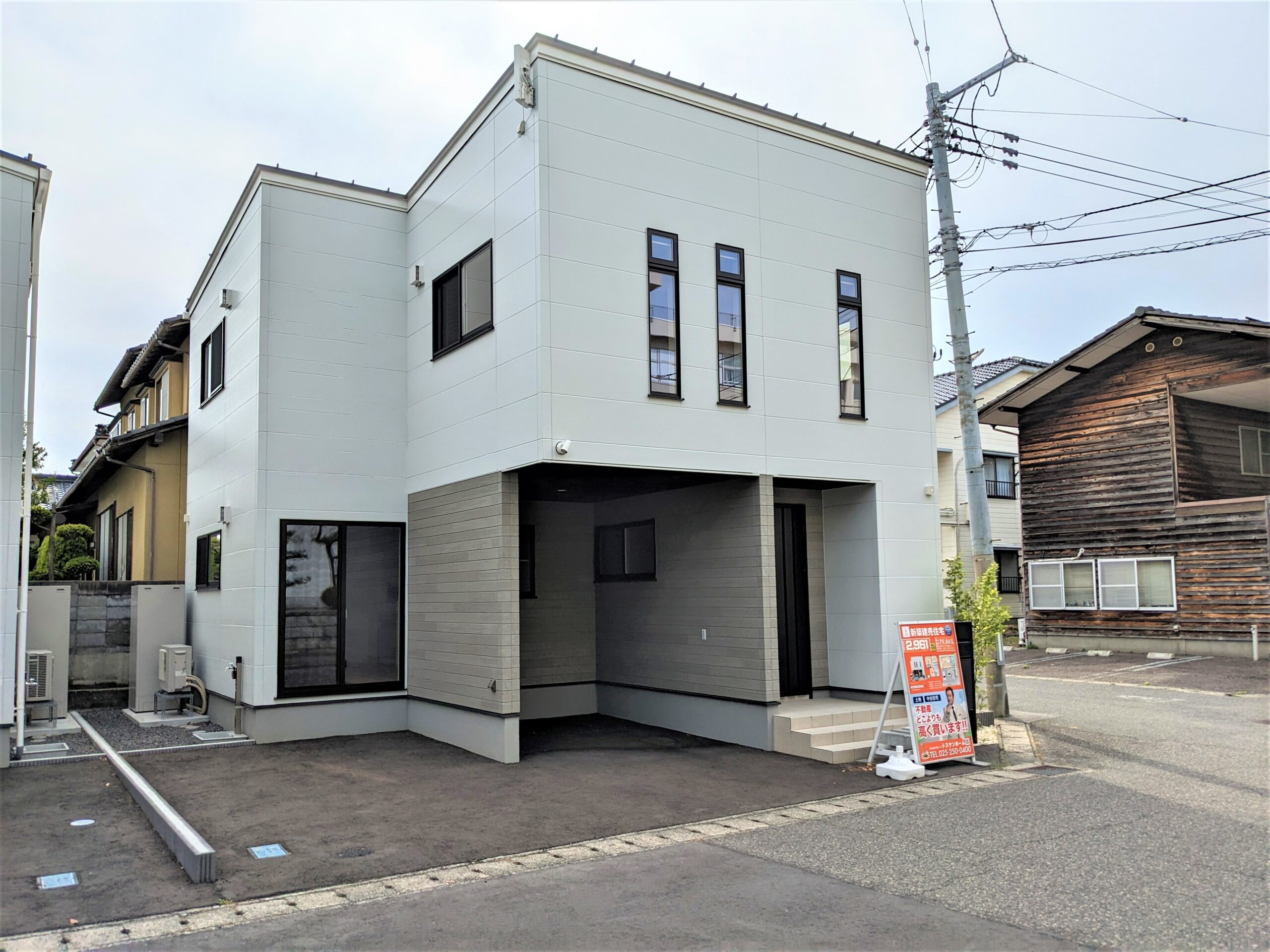 【プライスダウン！】中央区高志1丁目A棟 / 角地の整形地！インナーガレージ付きの住宅♪のイメージ画像