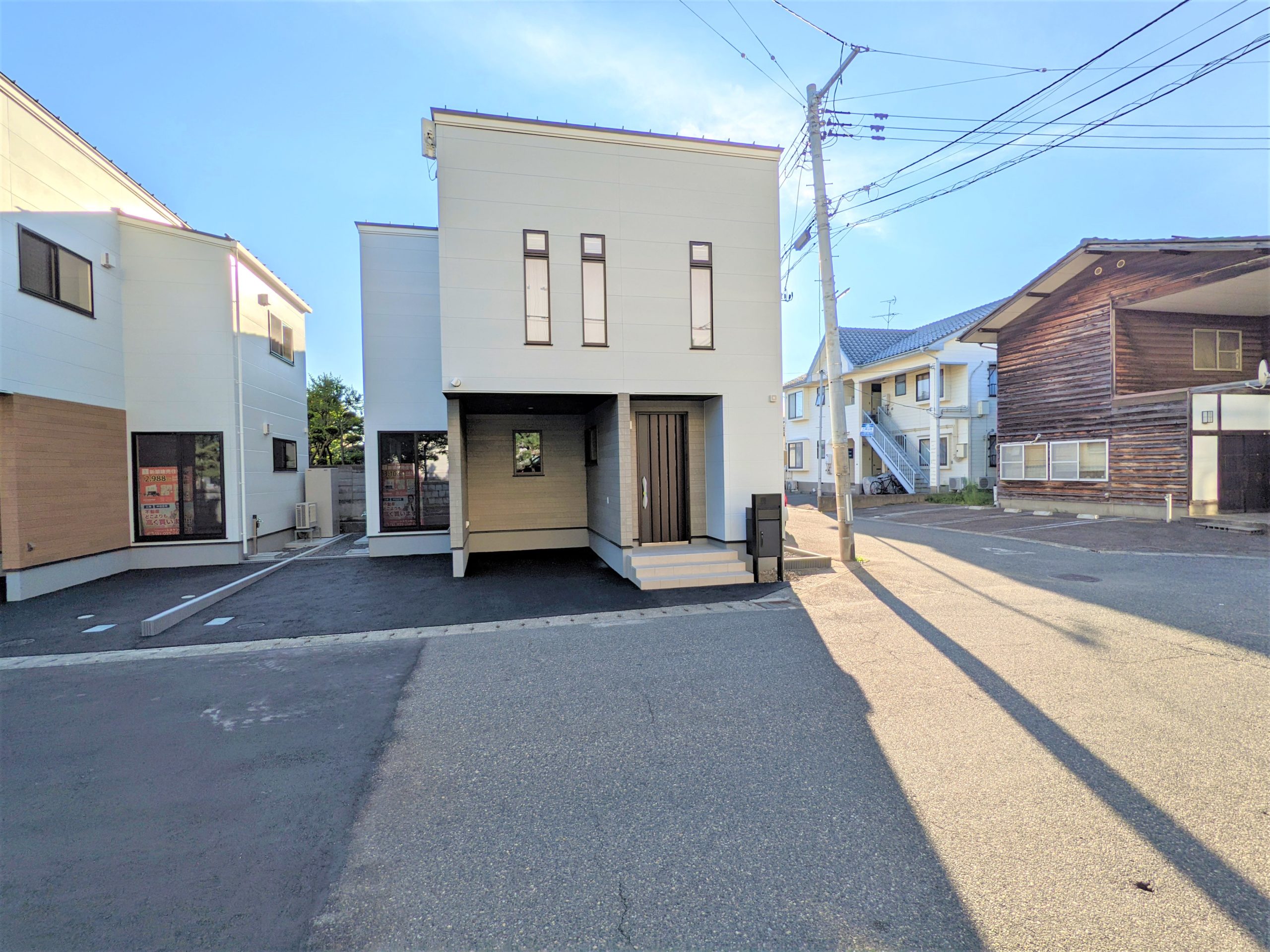 【147万円プライスダウン！】中央区高志1丁目A棟 / 角地の整形地！インナーガレージ付きの住宅♪のイメージ画像