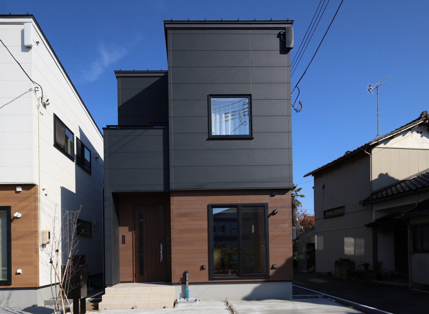 江南区亀田新明町1丁目A棟 / 亀田駅まで徒歩約14分！小・中学校も近くお子様の通学も安心の住宅地♪のイメージ画像